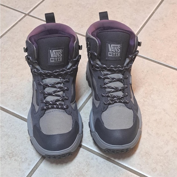 Vans MTE Crestline Waterproof hiking boots - Dark Grey/Purple Wmns 8.5 / Men's 7 - Picture 2 of 10